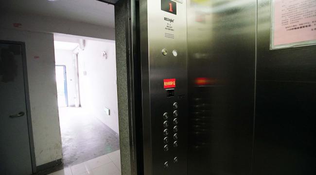 无消防控制室的普通电梯如何迫降