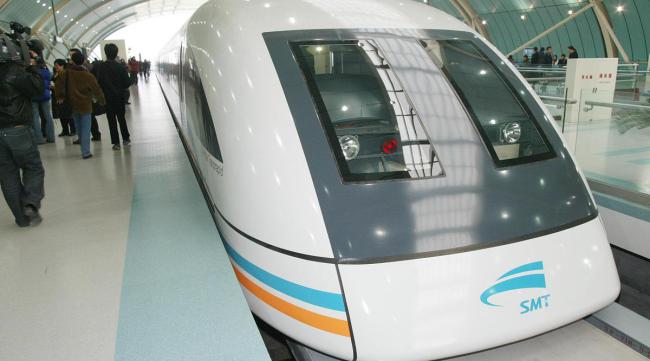 中国磁悬浮列车是充电的吗