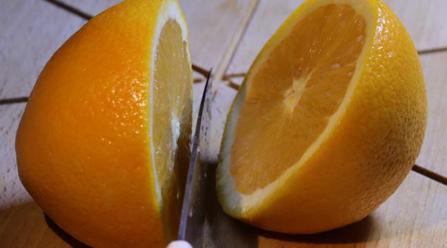 如何判定橙子的好坏呢