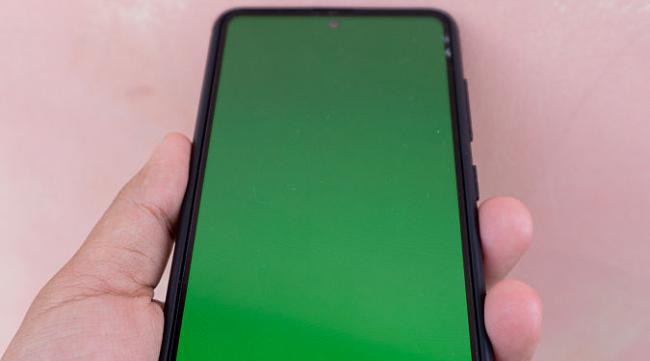 手机屏幕滑动出现绿色条纹
