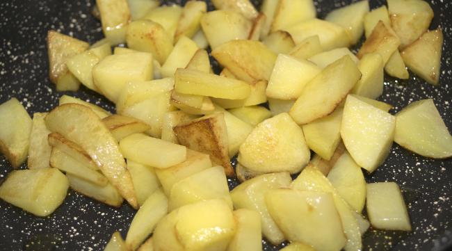 土豆怎么炒成黏黏的