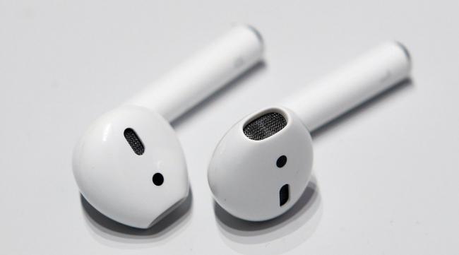 两个苹果蓝牙耳机能合成一对吗