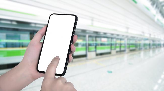 苹果手机不能刷地铁吗