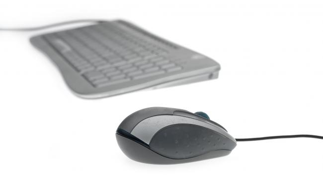 电脑的鼠标键盘如何插主机上