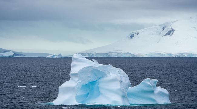 南极冰山脱险概括