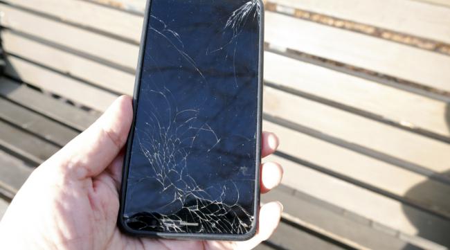 手机外屏有裂痕有什么修复方法吗