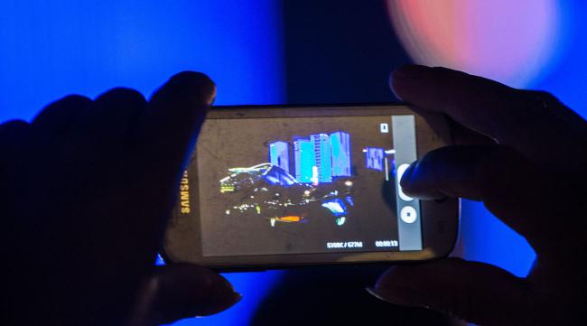 如何让自己的手机也能夜视拍照呢
