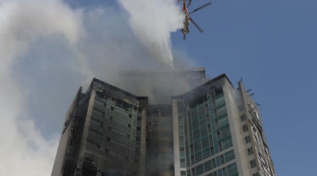 摩天大楼的火灾报警过程图片