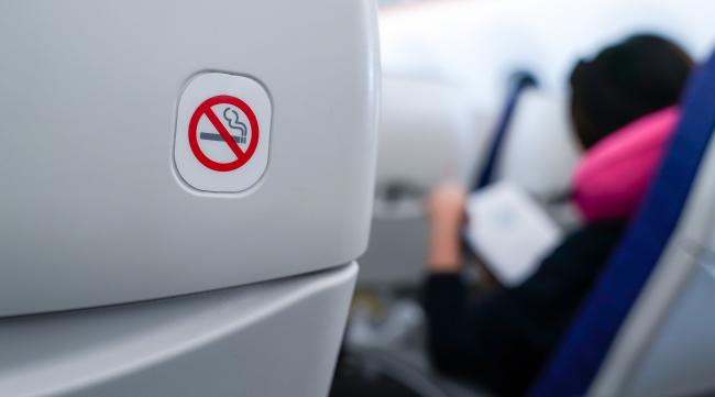 飞机上可以抽烟吗