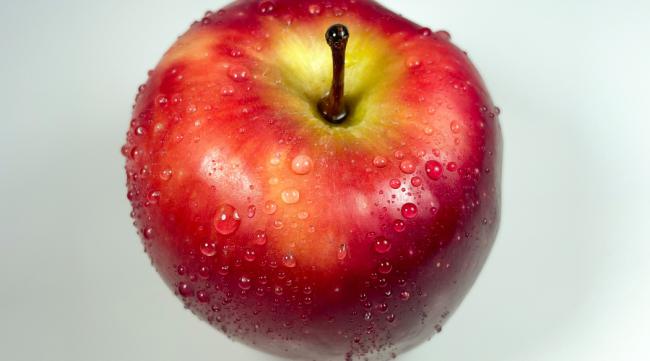 如何促进苹果果实着色呢