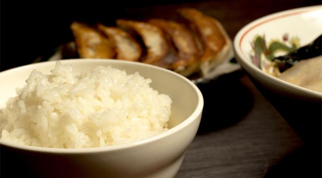 日本人如何吃米饭和菜
