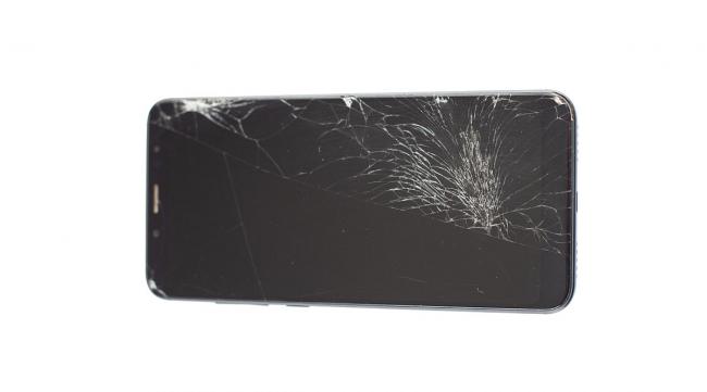 苹果8摔了黑屏了怎么办呢