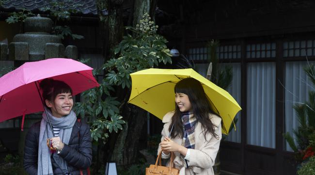 日本人为什么总是随身带着雨伞呢