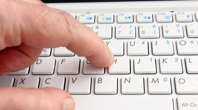 怎么让手指在键盘上变的灵活