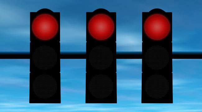 三个灯的红绿灯规则