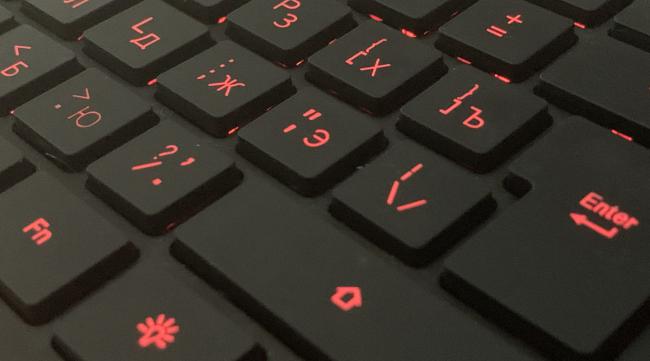 笔记本电脑两个红灯一直闪烁怎么办