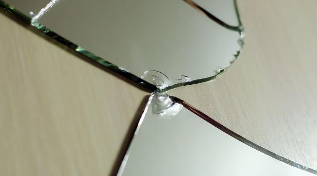 透明有机玻璃划痕怎么修复好