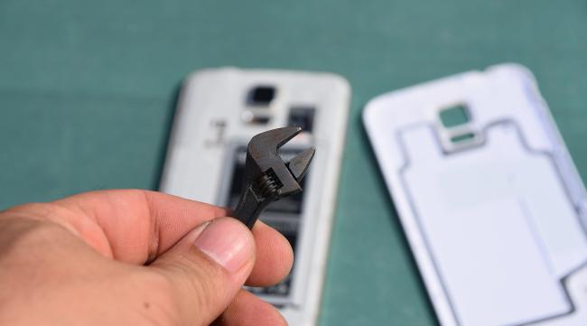 硅胶手机壳上的指环怎样安装好