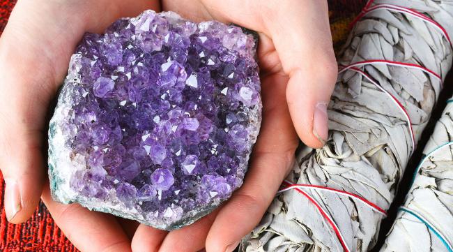 紫晶石怎么挖