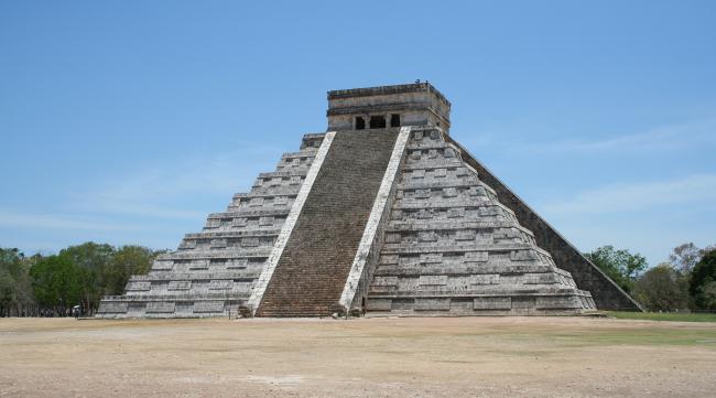 玛雅金字塔顶部的神庙是什么