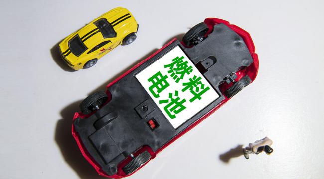 遥控玩具车的电池怎么充电呢