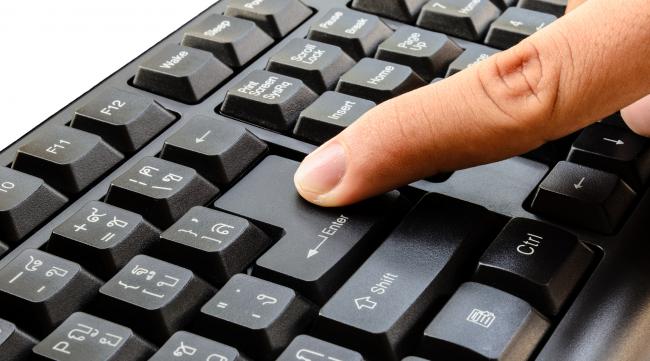 机械键盘拔键器怎么用图解