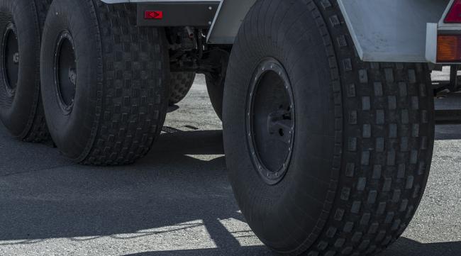 旋转轮胎泥泞奔驰模组授权怎么用