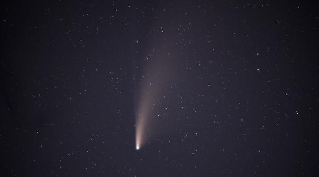 彗星后的尾巴是什么形状
