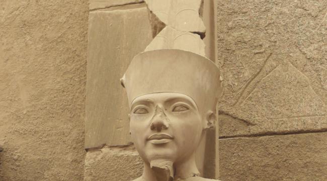 埃及最早的雕像是