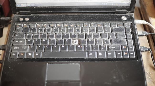 惠普笔记本键盘怎么拆
