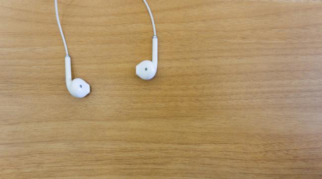 苹果耳机单耳降噪失灵了