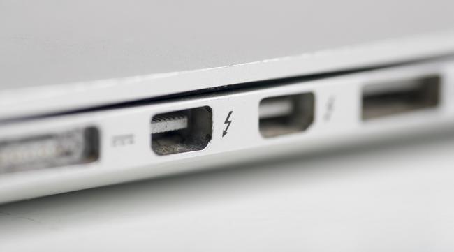 macbookpro充电插口