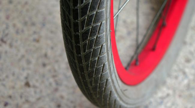 自行车怎么换内胎,后轮的螺丝
