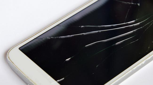 手机摔黑屏怎么修复呢