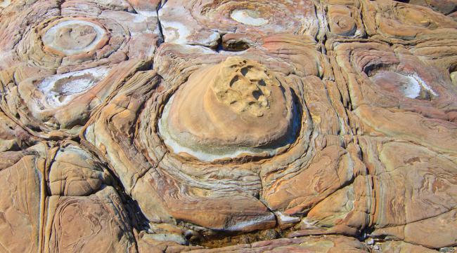 石头上的螺旋纹是怎么形成的呢