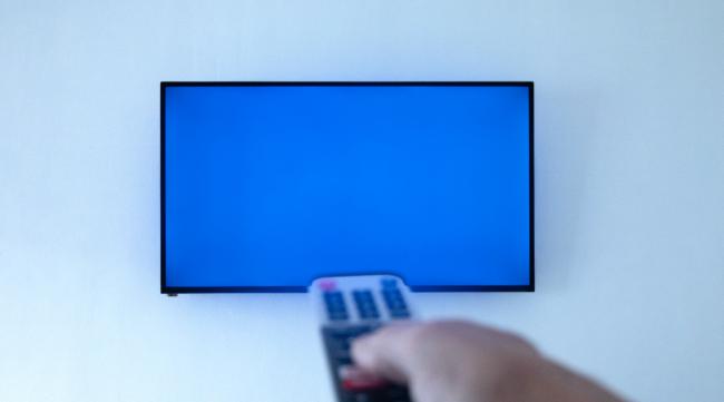电视屏幕暗的原因和解决方法图片