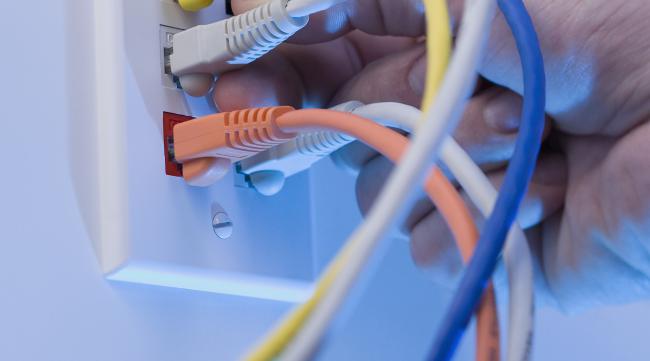 光纤插座怎么连接线