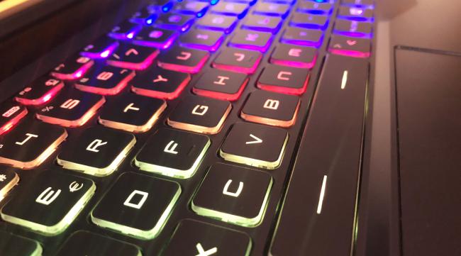 惠普电脑键盘会亮吗