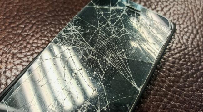 手机保护壳有划痕怎么办