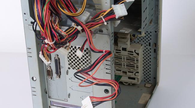 旧电脑机箱如何自己升级系统
