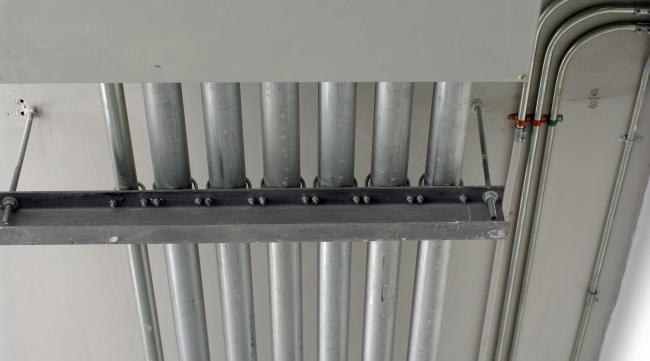 散热器支架安装方法图片