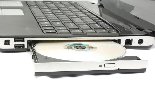 笔记本电脑如何清理cd盘