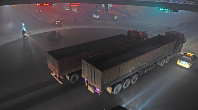 世界卡车模拟驾驶怎么弄车厢的