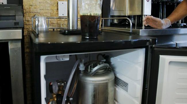 奶茶店蒸汽机用完后怎么排水的