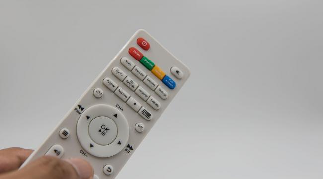 电视遥控器白色开关键 是什么键