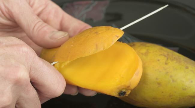 芒果自动剥皮方法图解