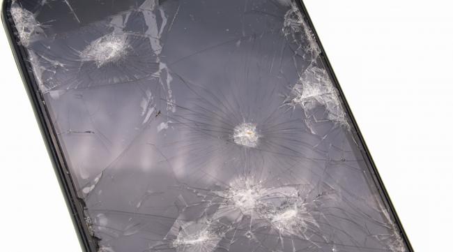 苹果手机屏幕摔碎了能保修吗