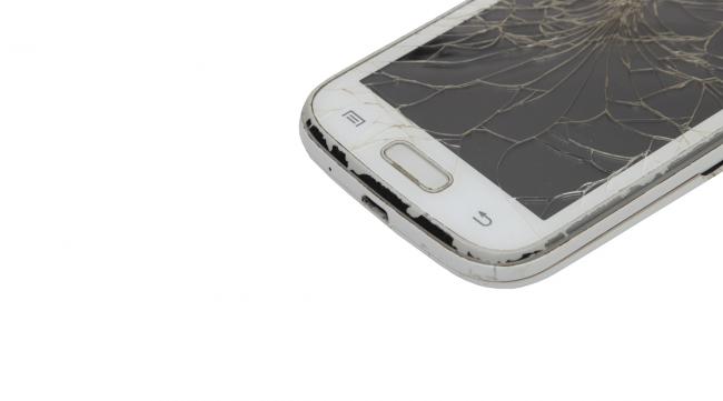 手机钢化膜很容易进灰尘吗