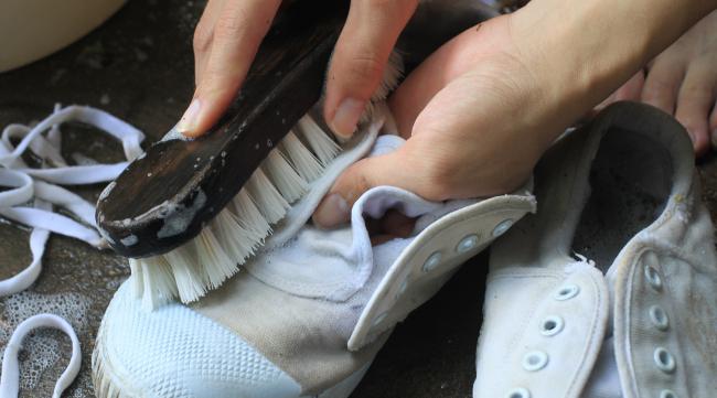 在广州洗完鞋子如何让它干净