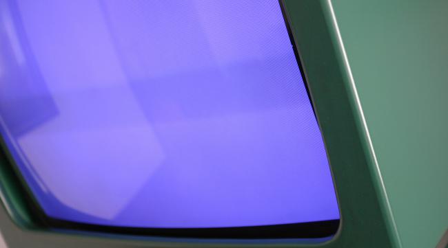 显示器偏紫蓝的原因是什么